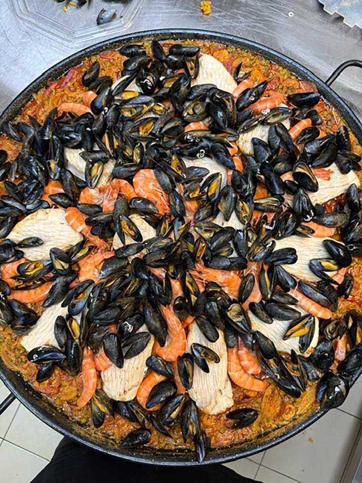 Paella aux moules Roanne